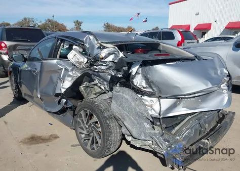 2017 Honda Civic Ex z USA, uszkodzony, nr VIN 19XFC2F72HE068305